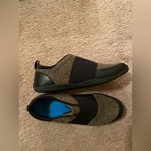 Abeo size 9 shoes